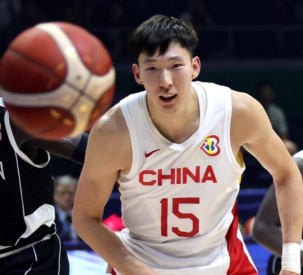 包含今晚山东男篮调整名单以备德国杯；再遭质疑环节打磨；引发热议；年轻球员得到机会的词条-澳门娱乐城